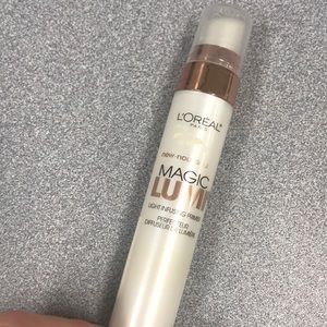 L’Oréal light infusing primer